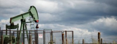 OPEC+增产协议致国际油价下跌 布伦特原油跌破70美元